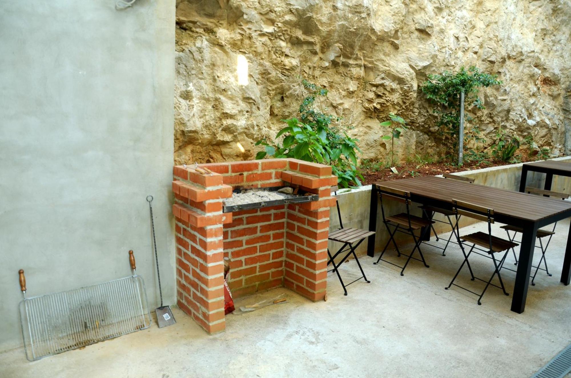 Lozna Residence Postira Exterior foto